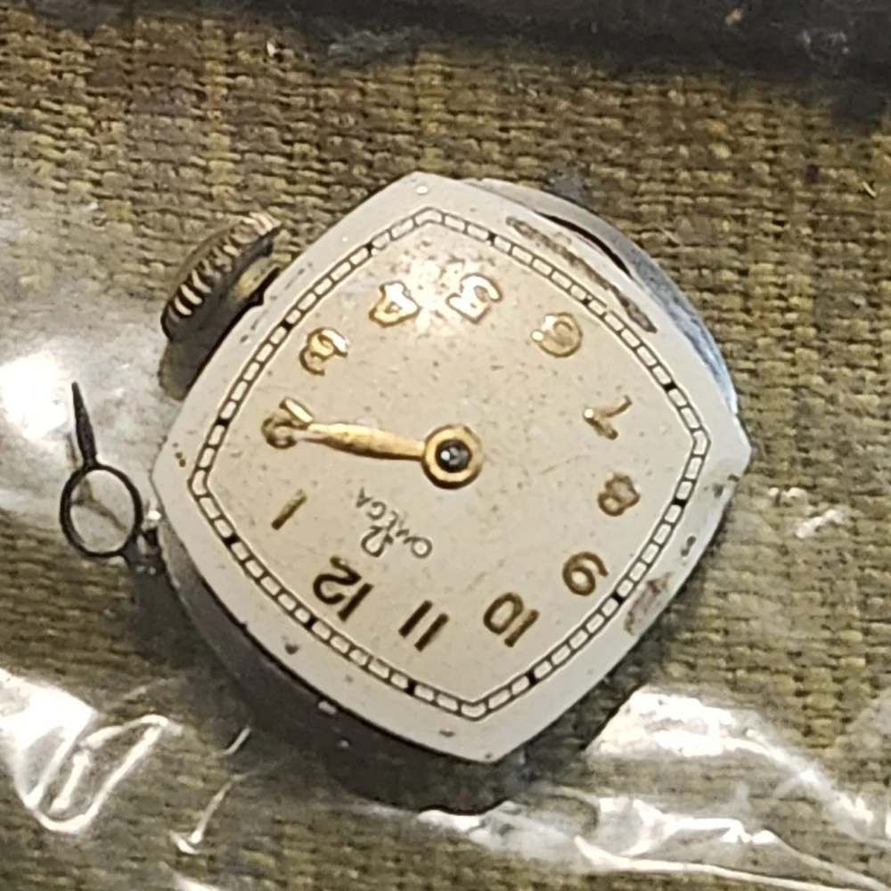 Vintage Omega Movements one works great the other one doesnt - Picture 5 of 12